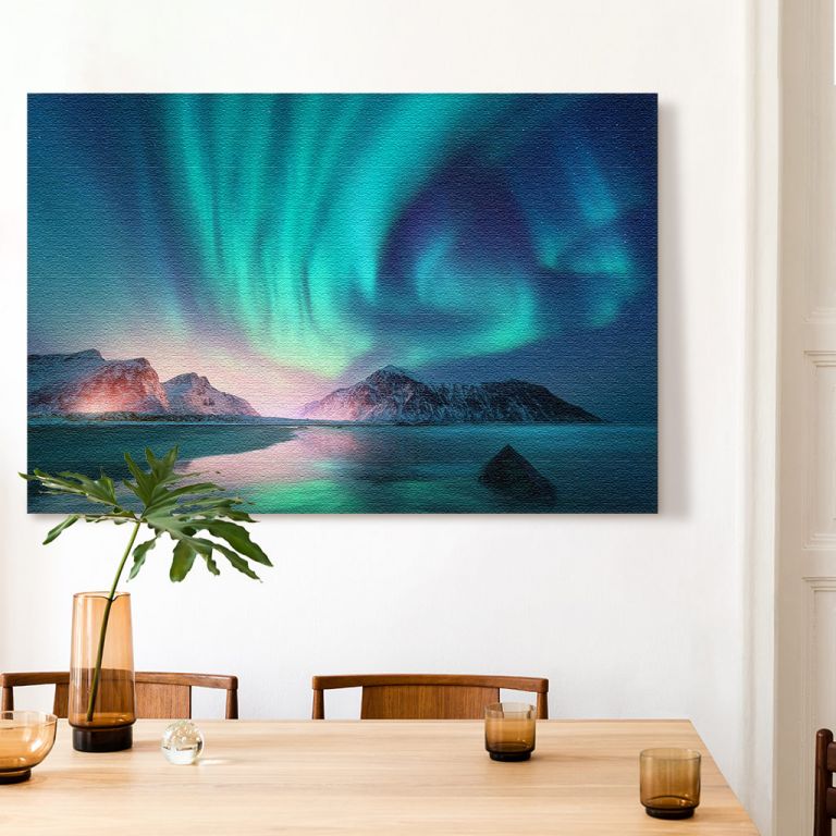 pinakas-se-kamva-orizontios-kouzina-d-01523-aurora-borealis-over-sea-snowy-mountains