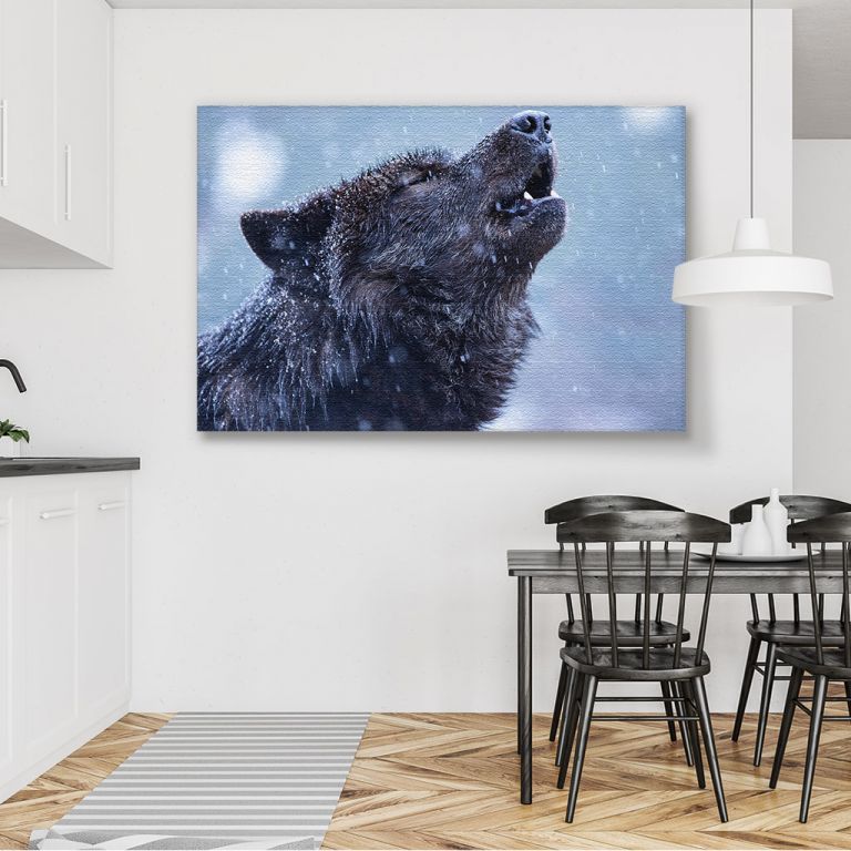 pinakas-se-kamva-orizontios-kouzina-g-03560-howling-canadian-wolf-winter-against-background