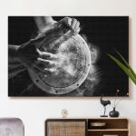 pinakas-se-kamva-orizontios-saloni-e-02516-black-and-white-photo-of-hand-drum