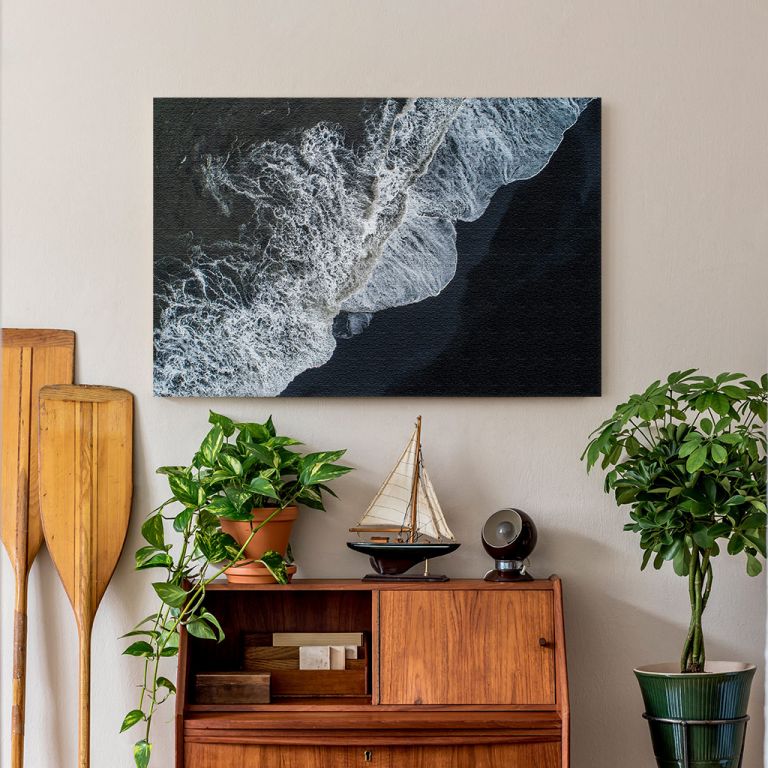 pinakas-se-kamva-orizontios-saloni-j-01568-black-sand-beach-iceland-aerial-view