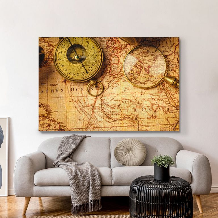 pinakas-se-kamva-orizontios-saloni-r-02001-vintage-retro-compass-and-spyglass-on-ancient-world-map