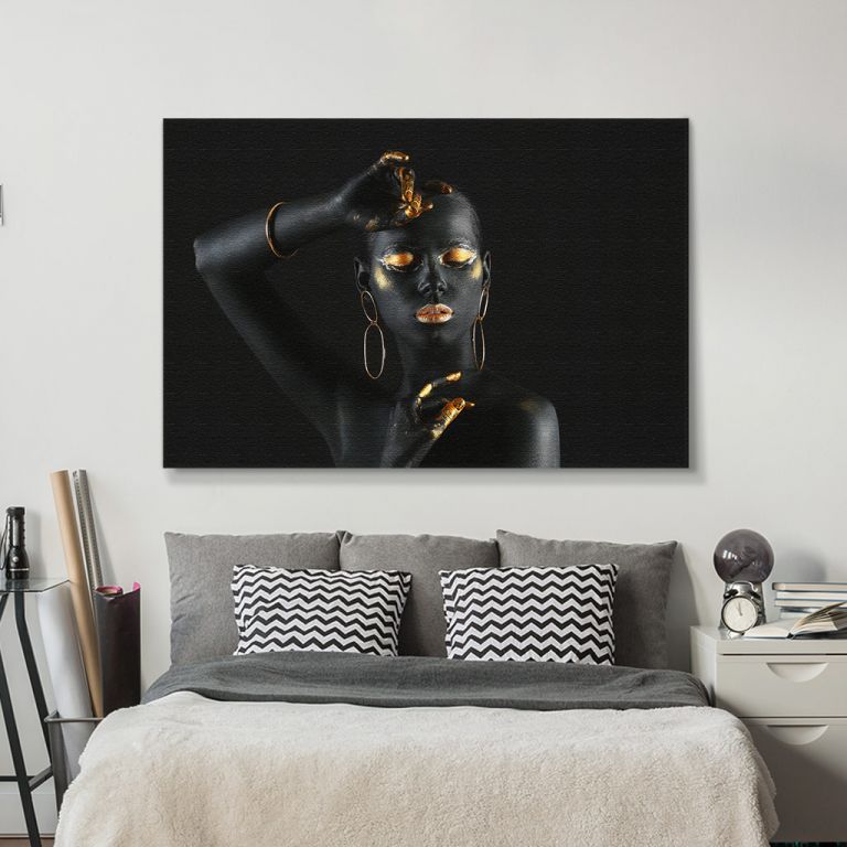 pinakas-se-kamva-orizontios-krevatokamara-h-05505-beautiful-woman-black-golden-paint-on