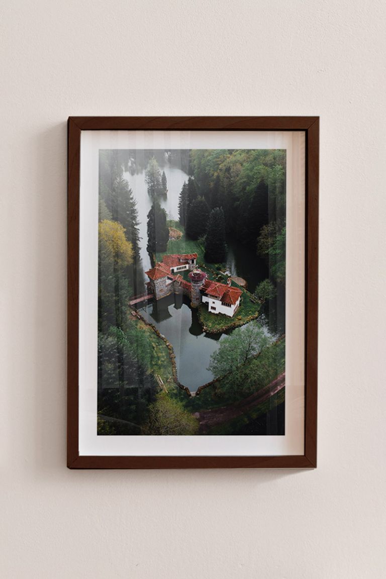 myikona-poster-frame-color-walnut_-01005.jpg