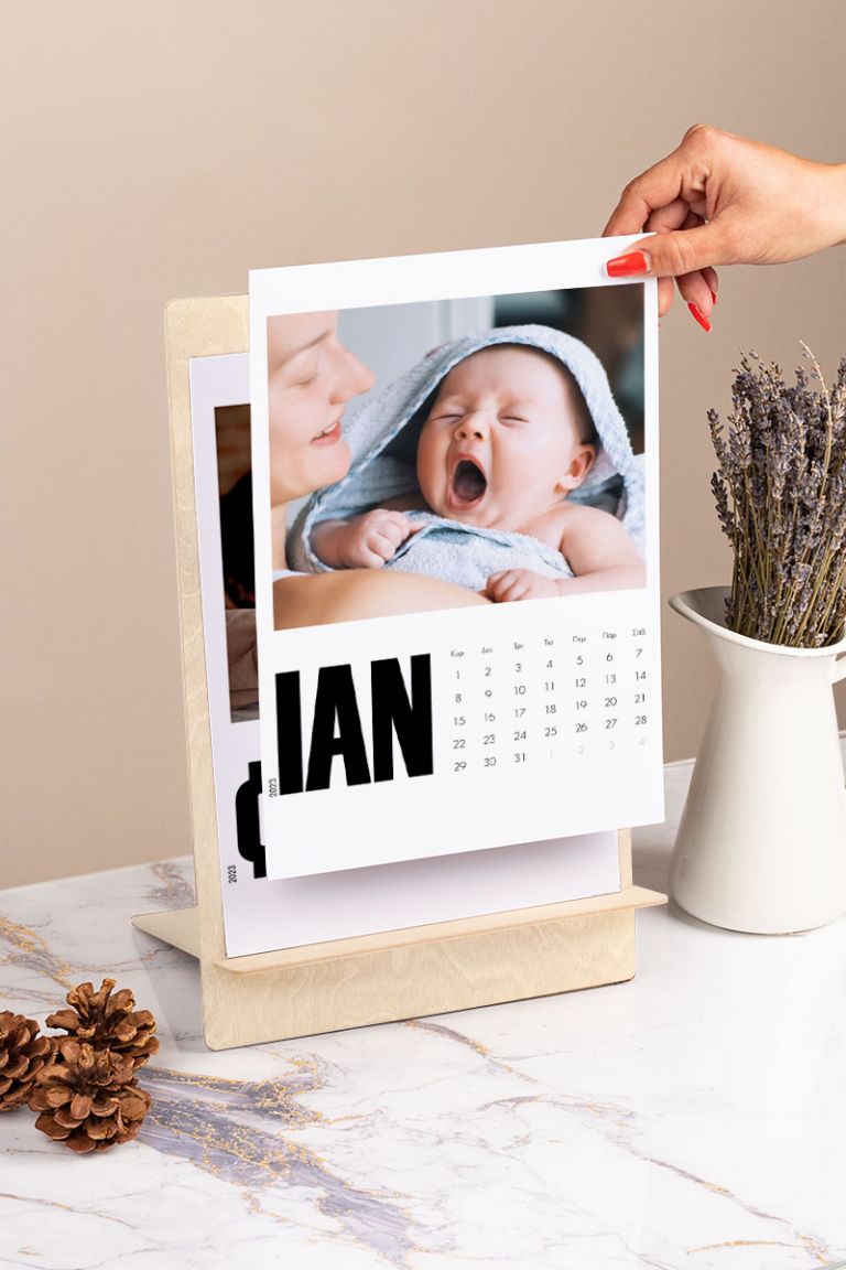 wooden-calendar-plexi-big-portrait-white-c-p3-white