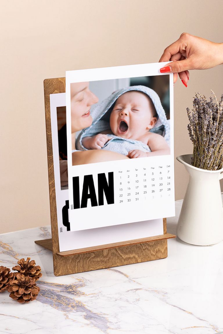 wooden-calendar-plexi-big-shelf-portrait-c-p3-dark