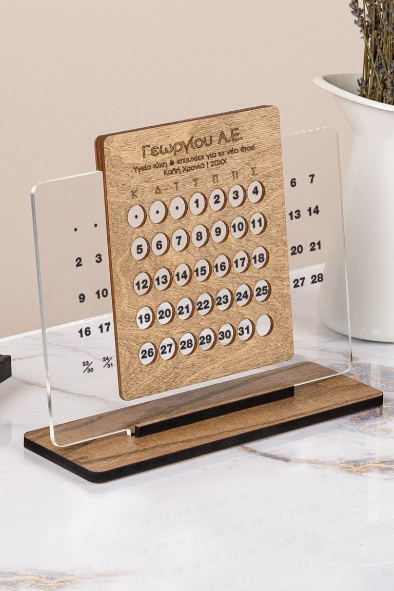 wooden-calendar-plexi-circle-a