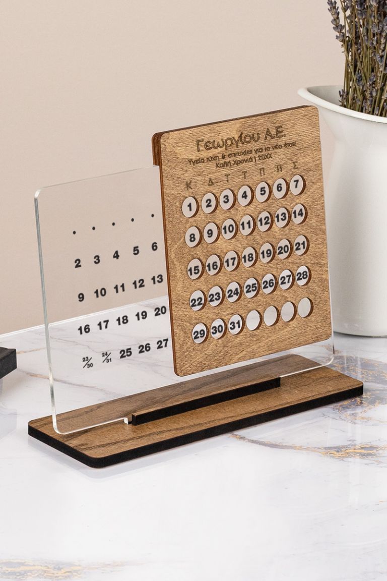 wooden-calendar-plexi-circle-b