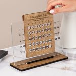 wooden-calendar-plexi-circle-c