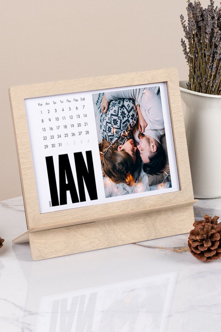 wooden-calendar-plexi-frame-a-white-0003