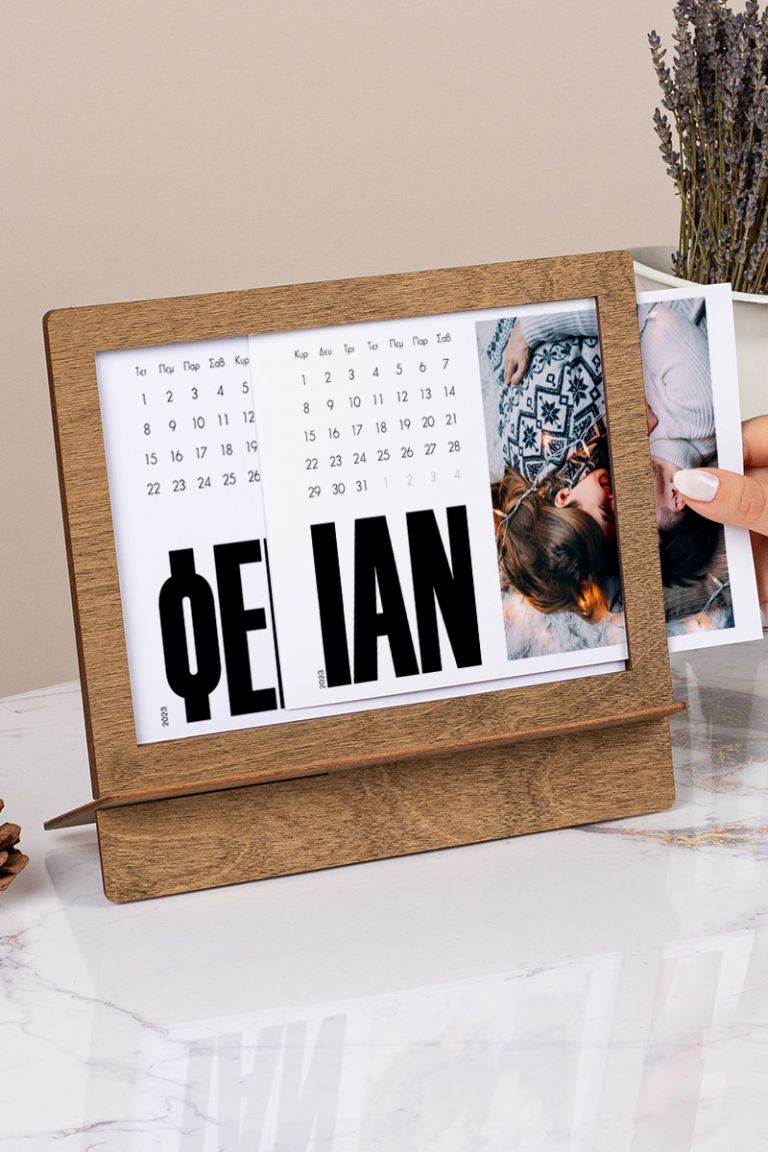 wooden-calendar-plexi-frame-b-0003