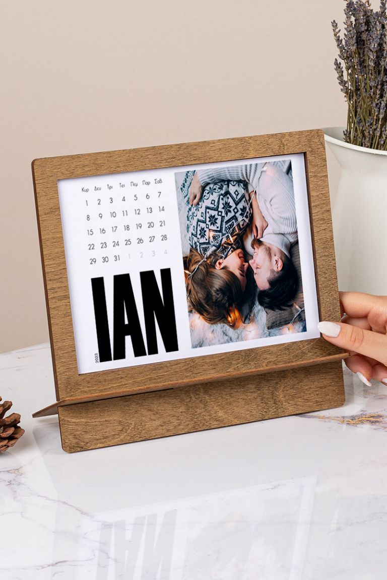 wooden-calendar-plexi-frame-c-0003