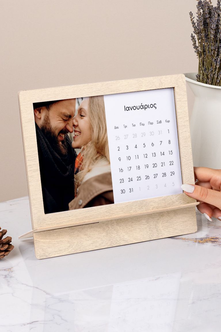 wooden-calendar-plexi-frame-c-white-0002