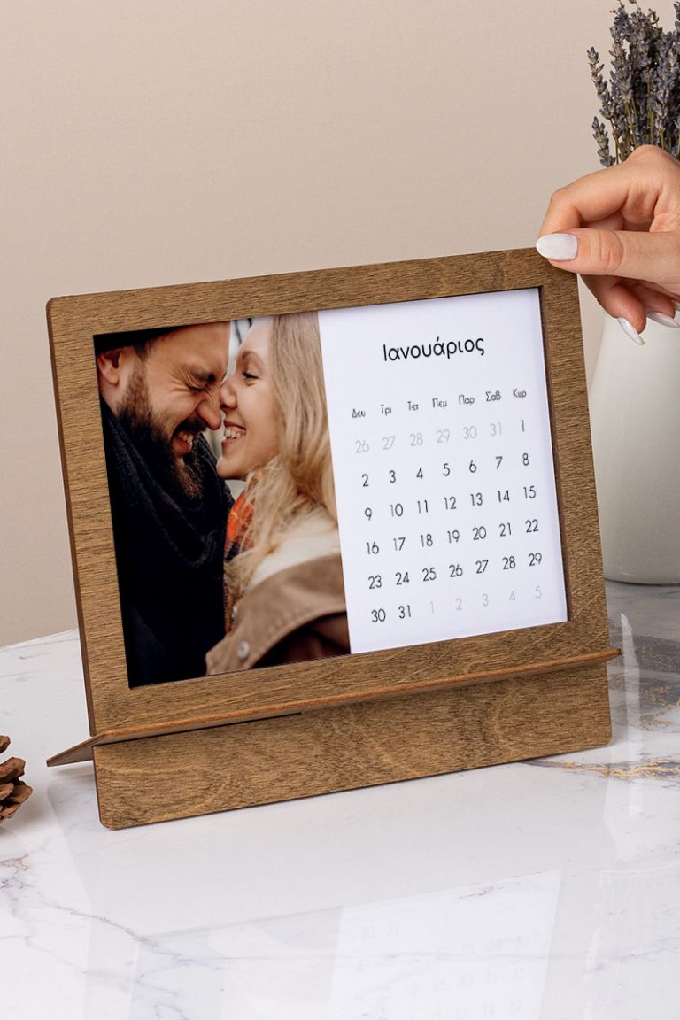 wooden-calendar-plexi-frame-d-0002