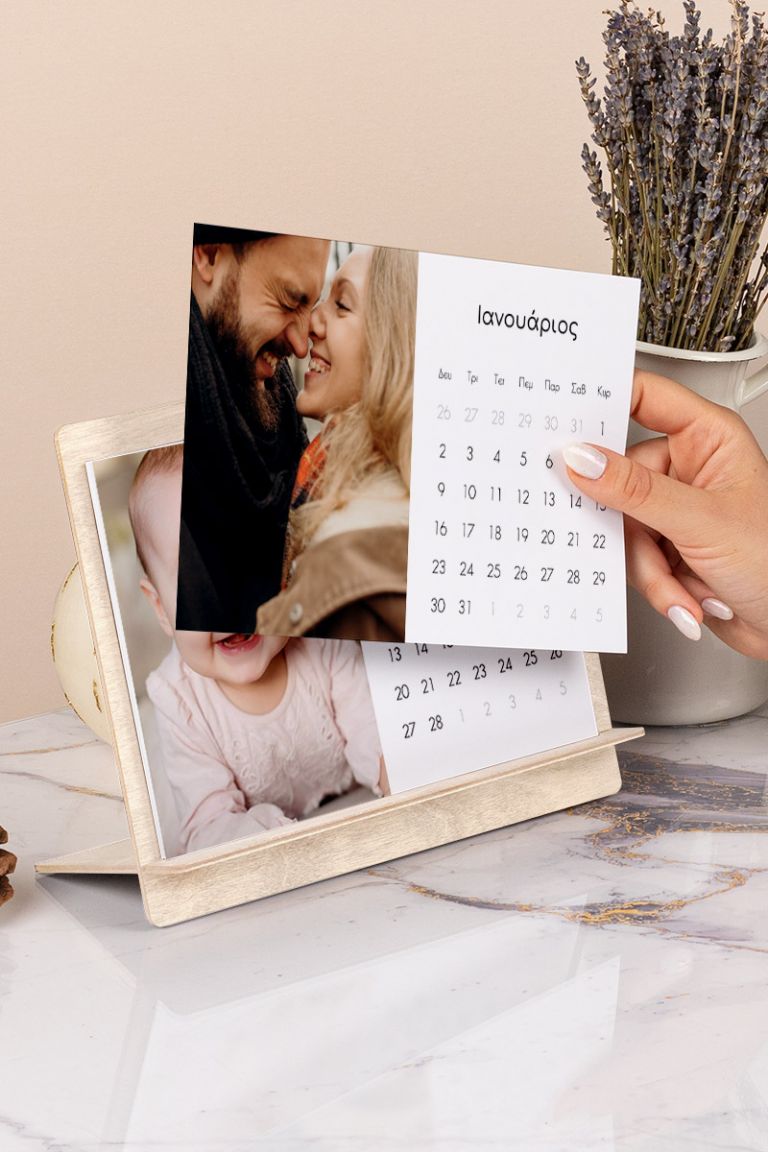 wooden-calendar-plexi-shelf-b-white-0002