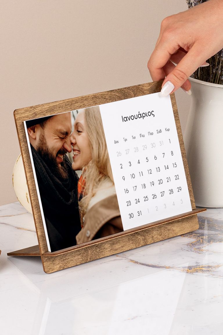 wooden-calendar-plexi-shelf-c-0002