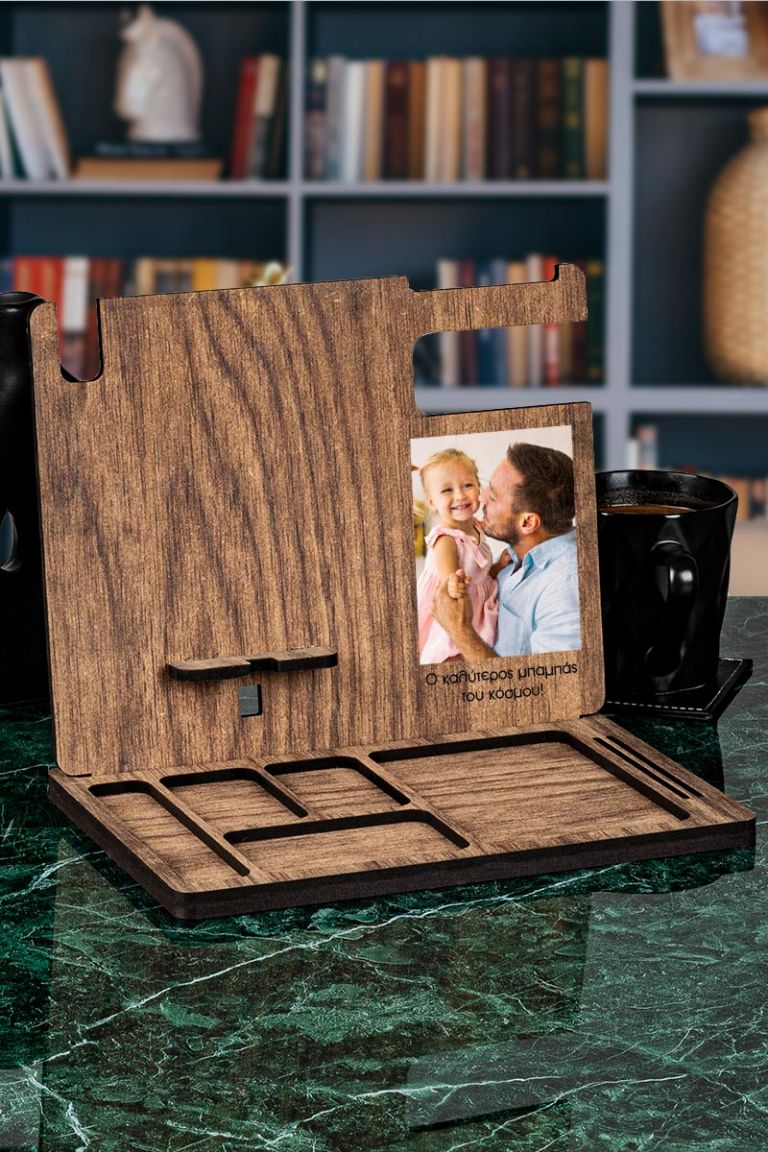 fathers-day-dock-station-monogramm-d-photo