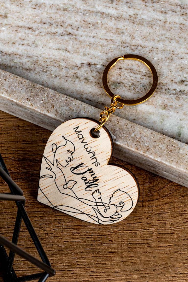 fd-keychain-wooden-heart-c-simple-art